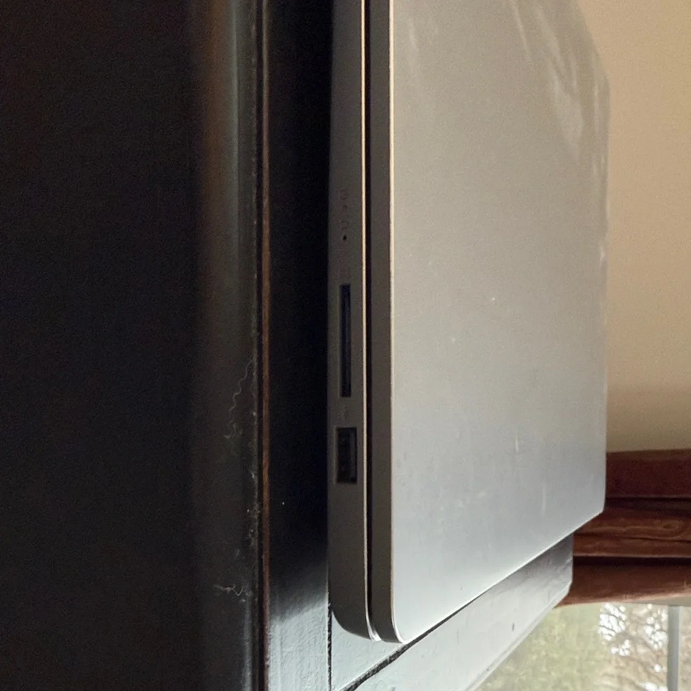 Lenovo Ideapad 1 Silver Laptop with Box
